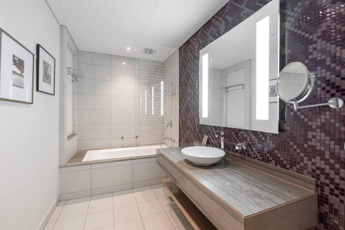 Apartment Fivex - Skyline 2br At Paramount Dubai