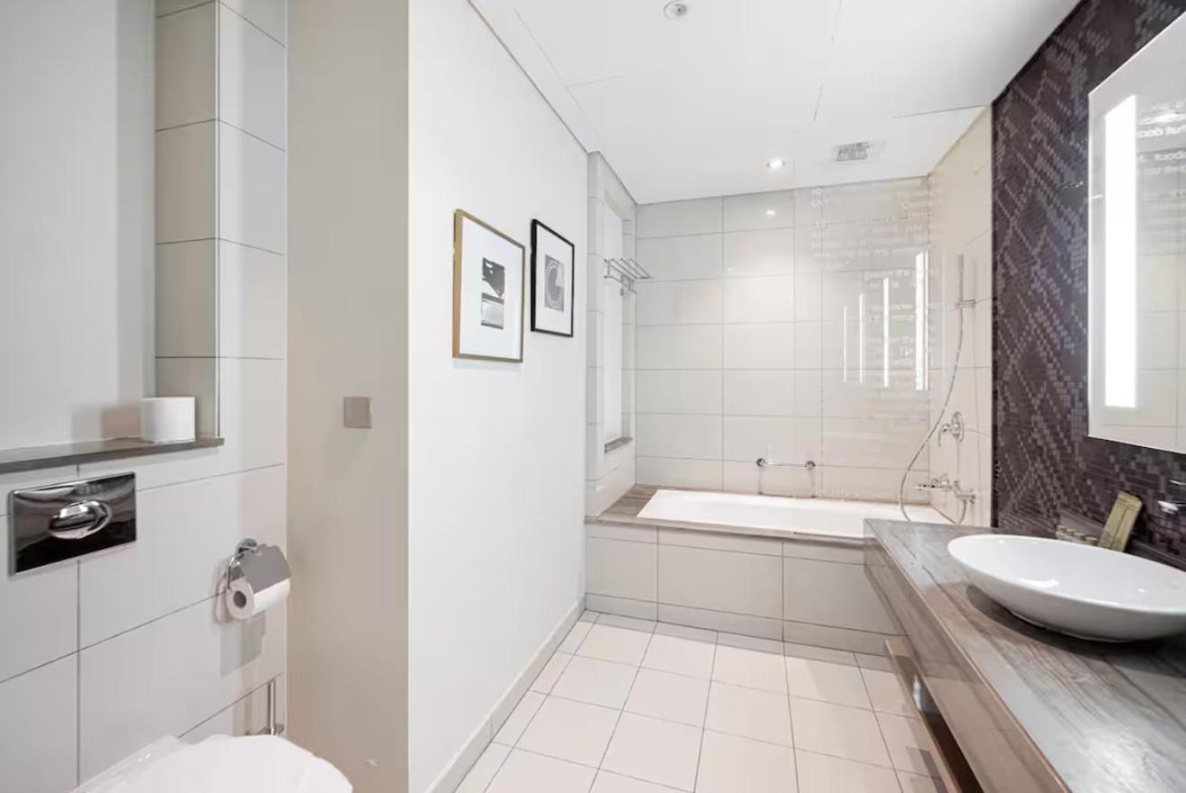 Fivex - Skyline 2br At Paramount Apartment *