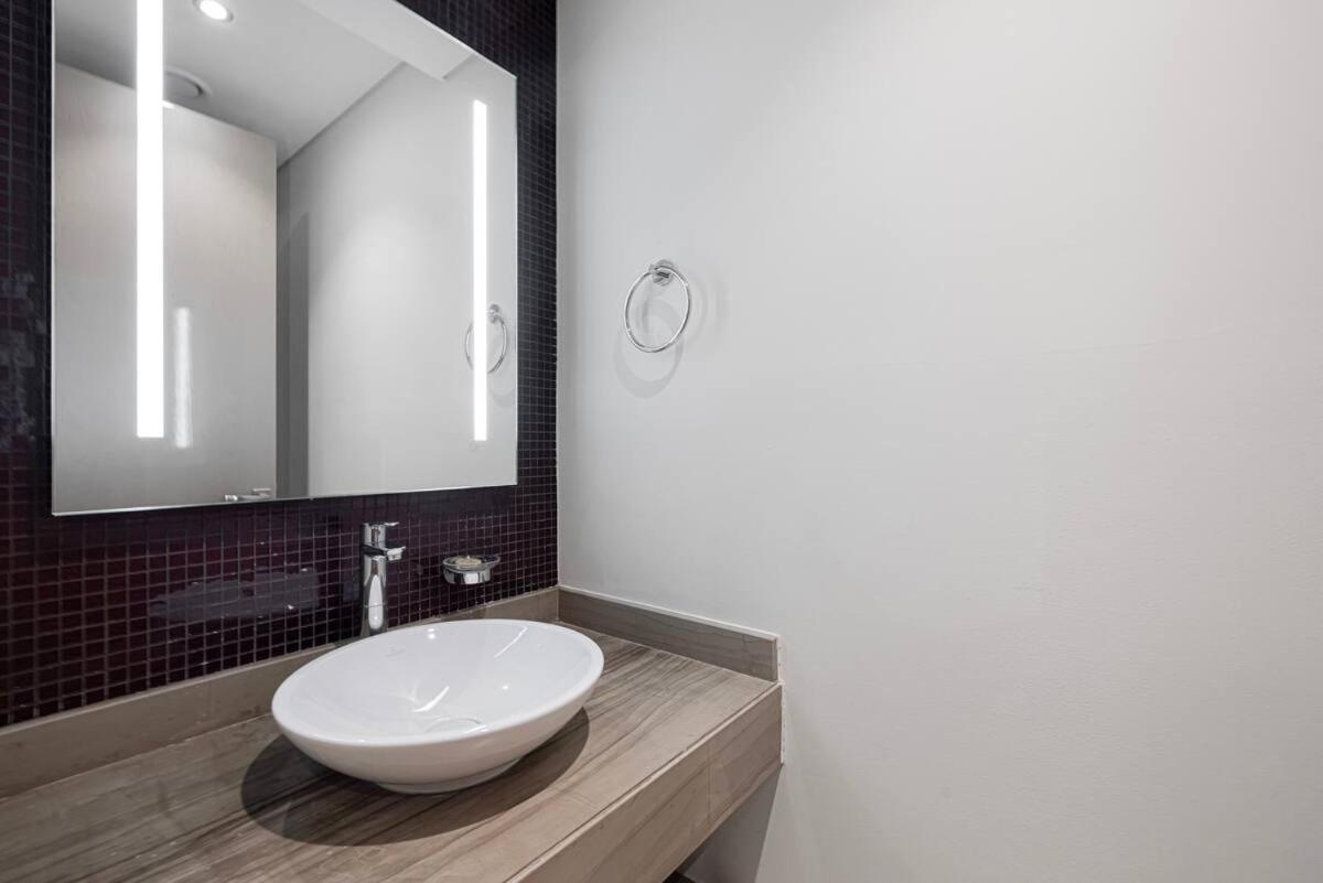 Fivex - Skyline 2br At Paramount Apartment