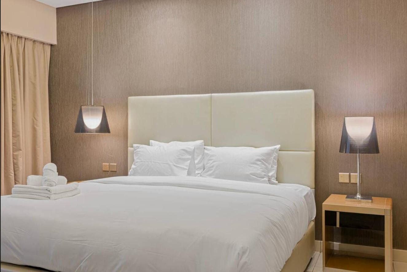 Fivex - Skyline 2br At Paramount Apartment